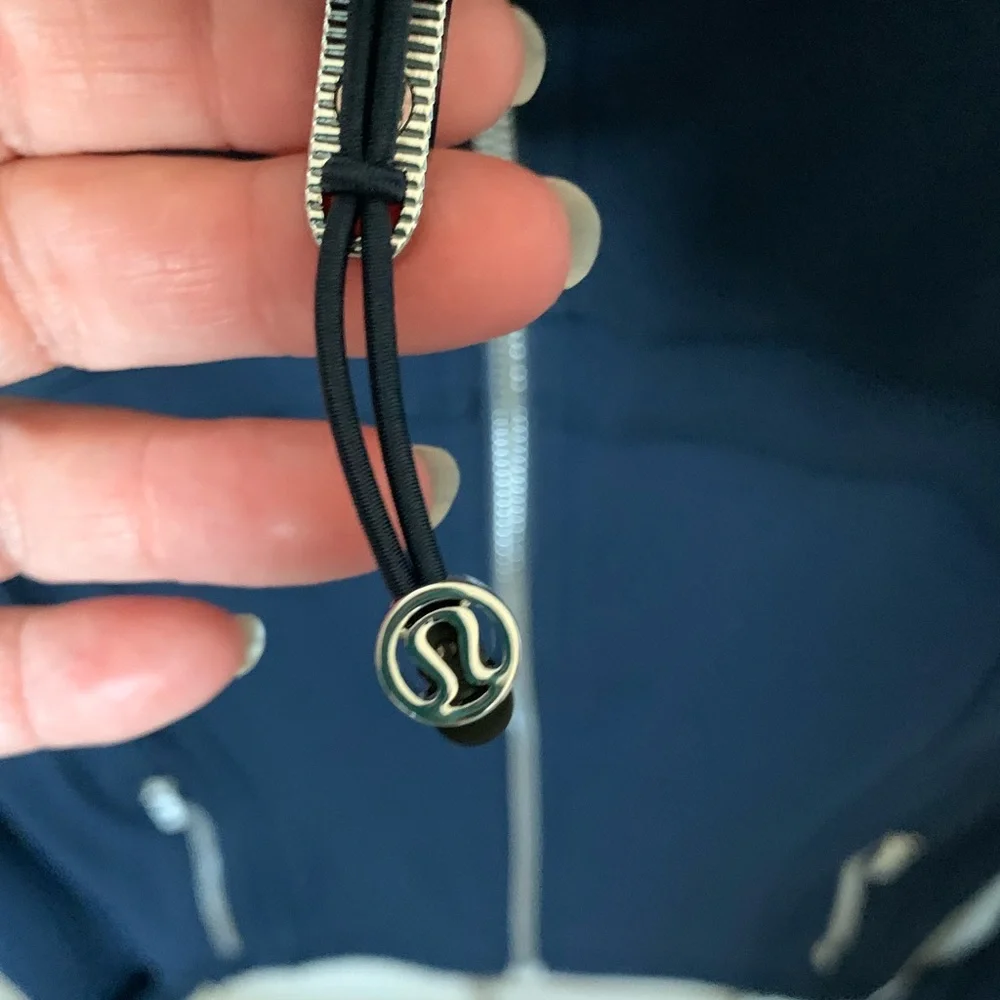 Lululemon Athletica Define Cropped Nulu Jacket size 8 NWOT - Picture 7 of 14